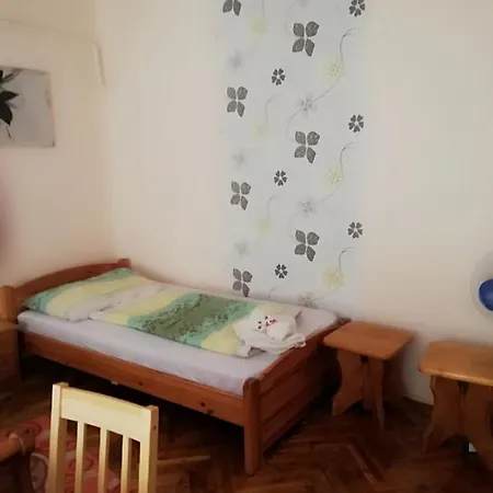 Csilla Apartment *